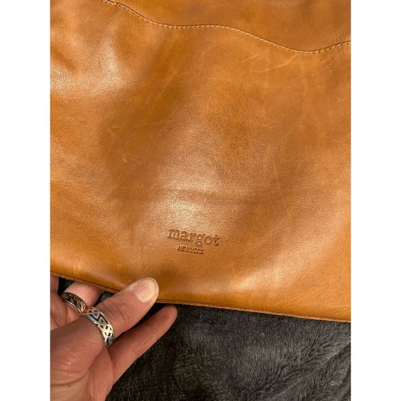 Margot New York Genuine Leather Chevron Hobo Crossbody Honey Tan Brown Purse - Picture 8 of 8